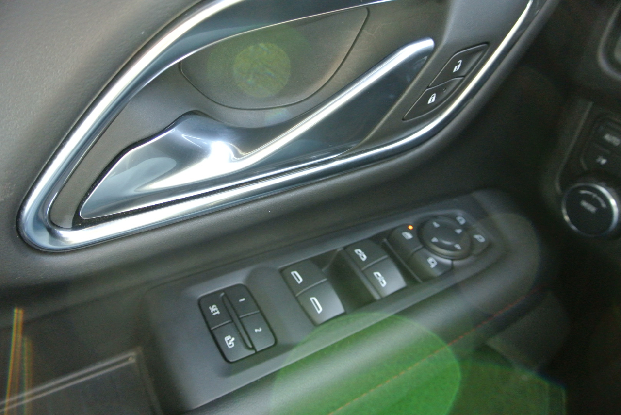 Chevrolet Suburban 4WD 4dr RST 2024