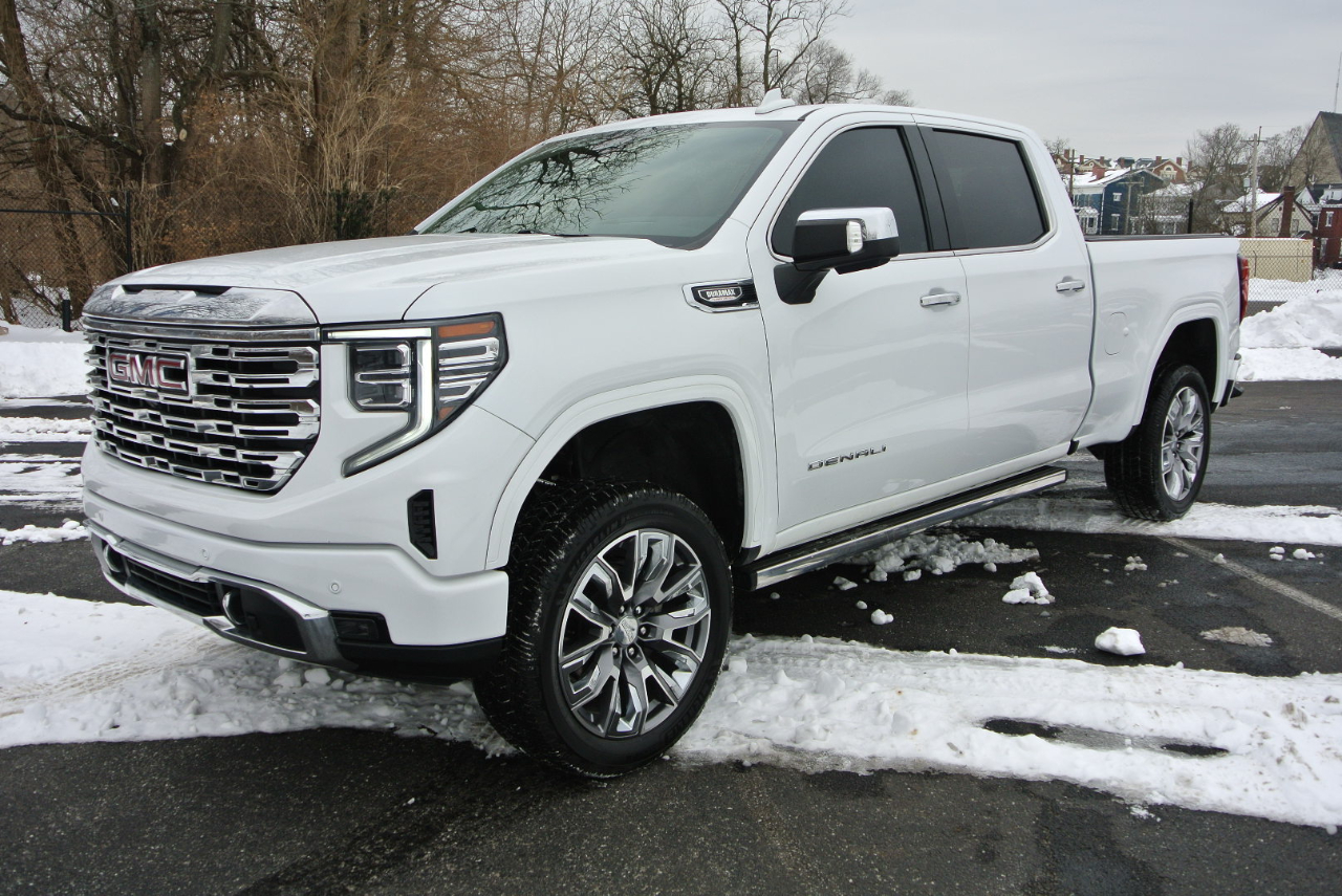 GMC Sierra 1500 4WD Crew Cab 157" Denali 2023
