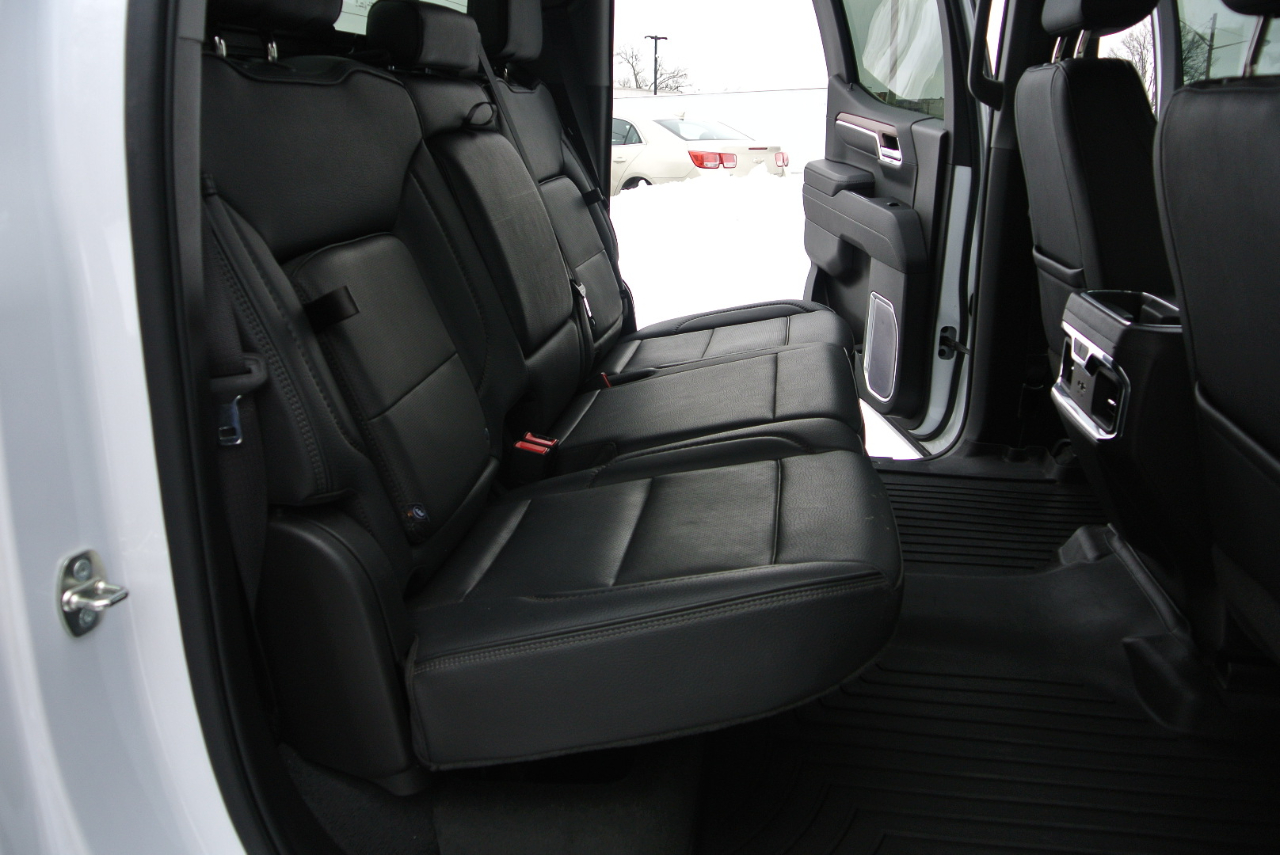 GMC Sierra 1500 4WD Crew Cab 157" Denali 2023