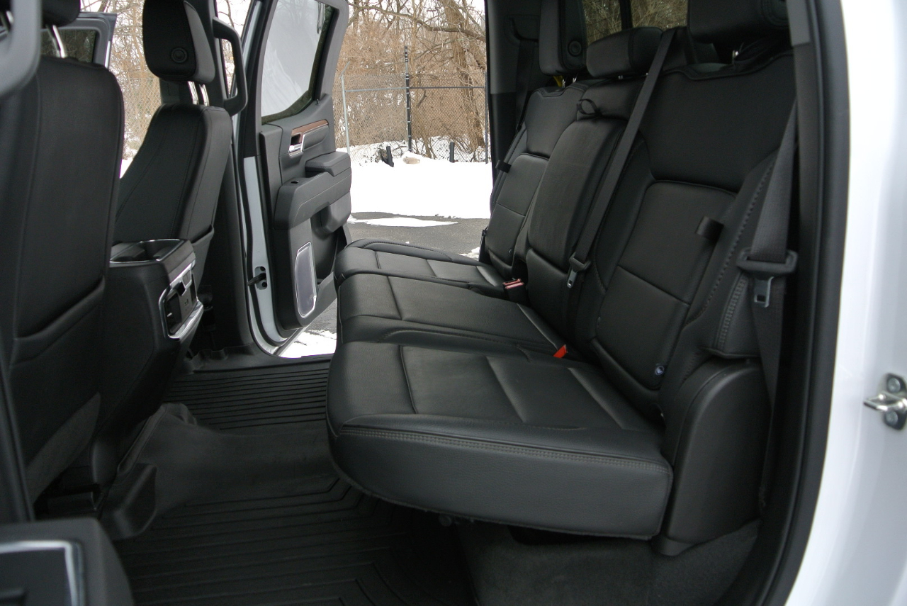 GMC Sierra 1500 4WD Crew Cab 157" Denali 2023