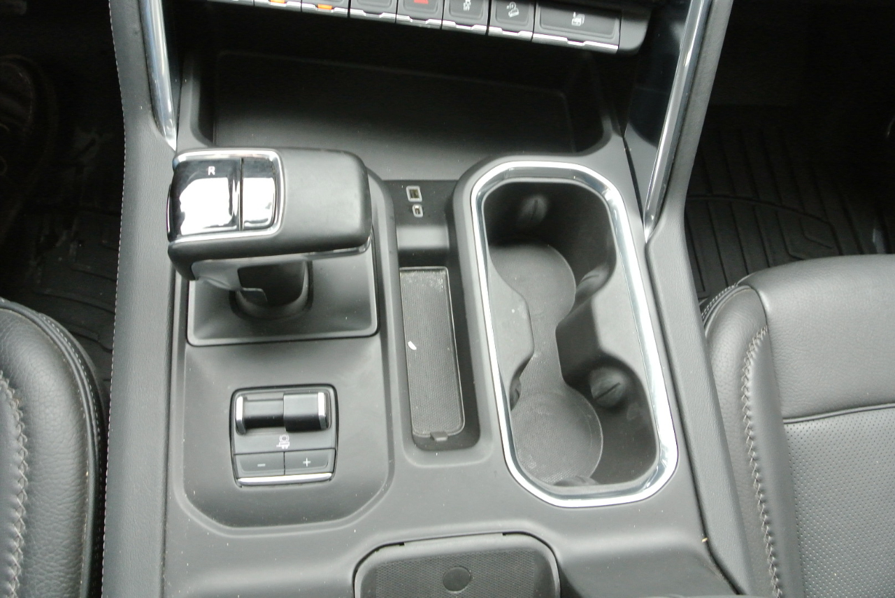 GMC Sierra 1500 4WD Crew Cab 157" Denali 2023