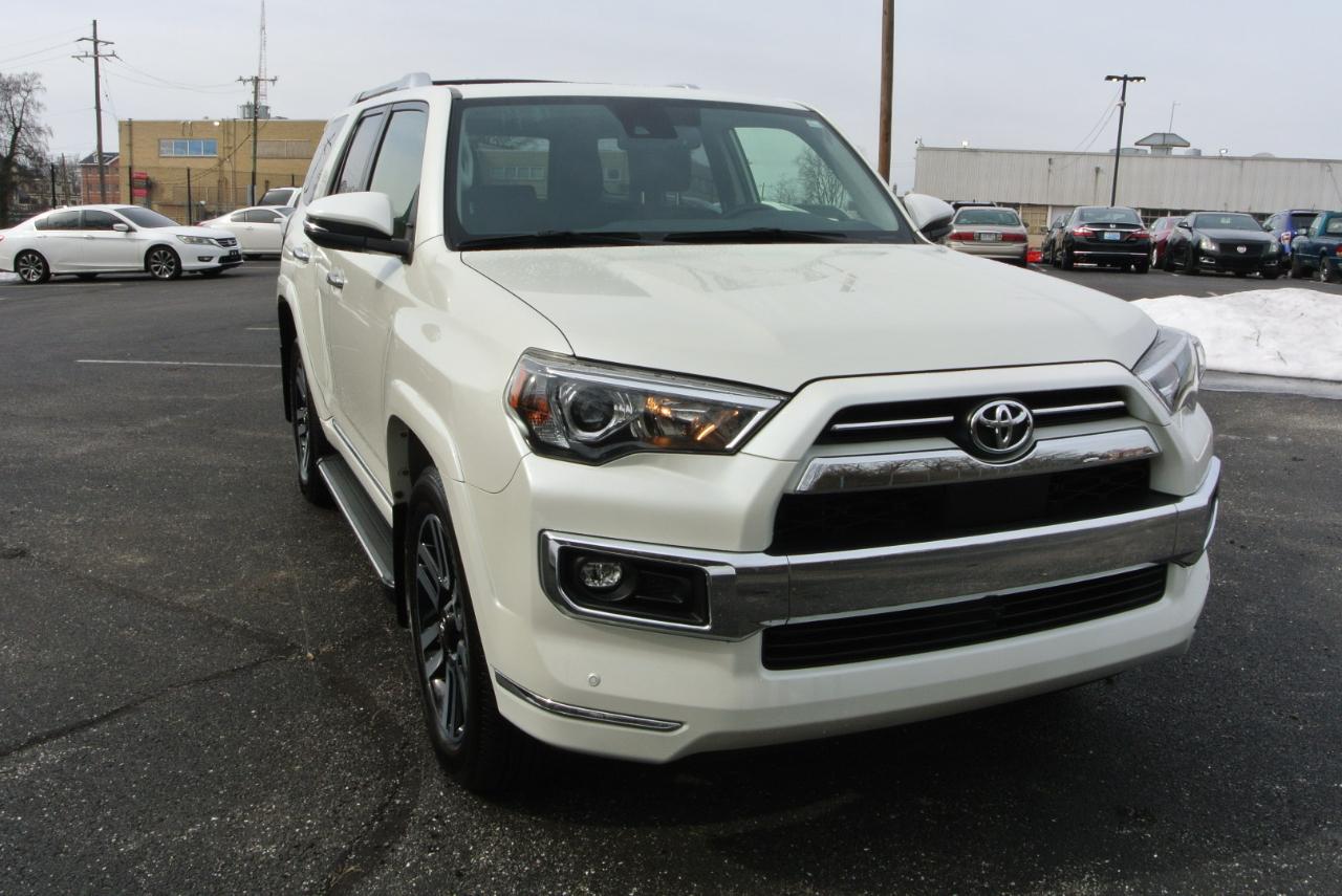 Toyota 4Runner Limited 4WD (Natl) 2023
