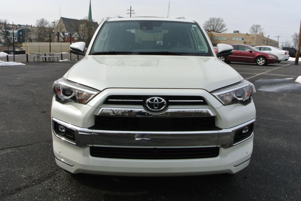 Toyota 4Runner Limited 4WD (Natl) 2023