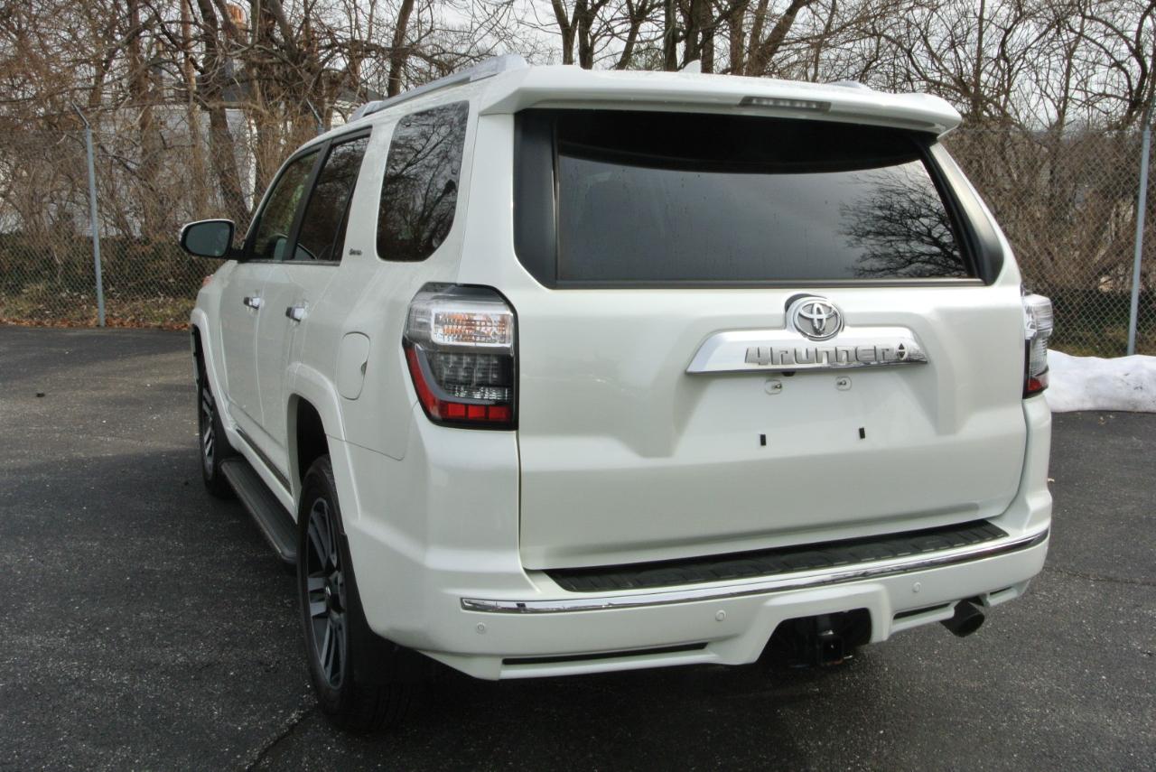 Toyota 4Runner Limited 4WD (Natl) 2023