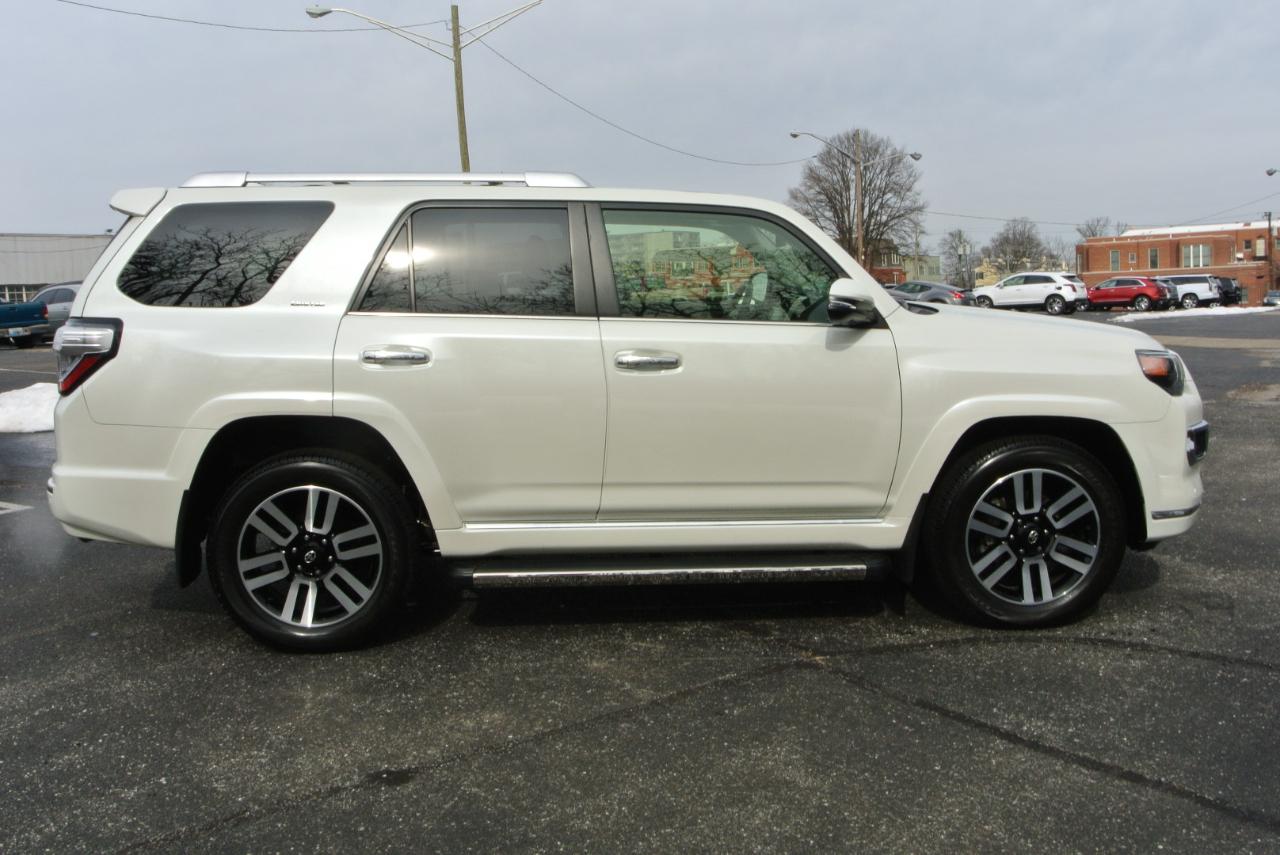 Toyota 4Runner Limited 4WD (Natl) 2023