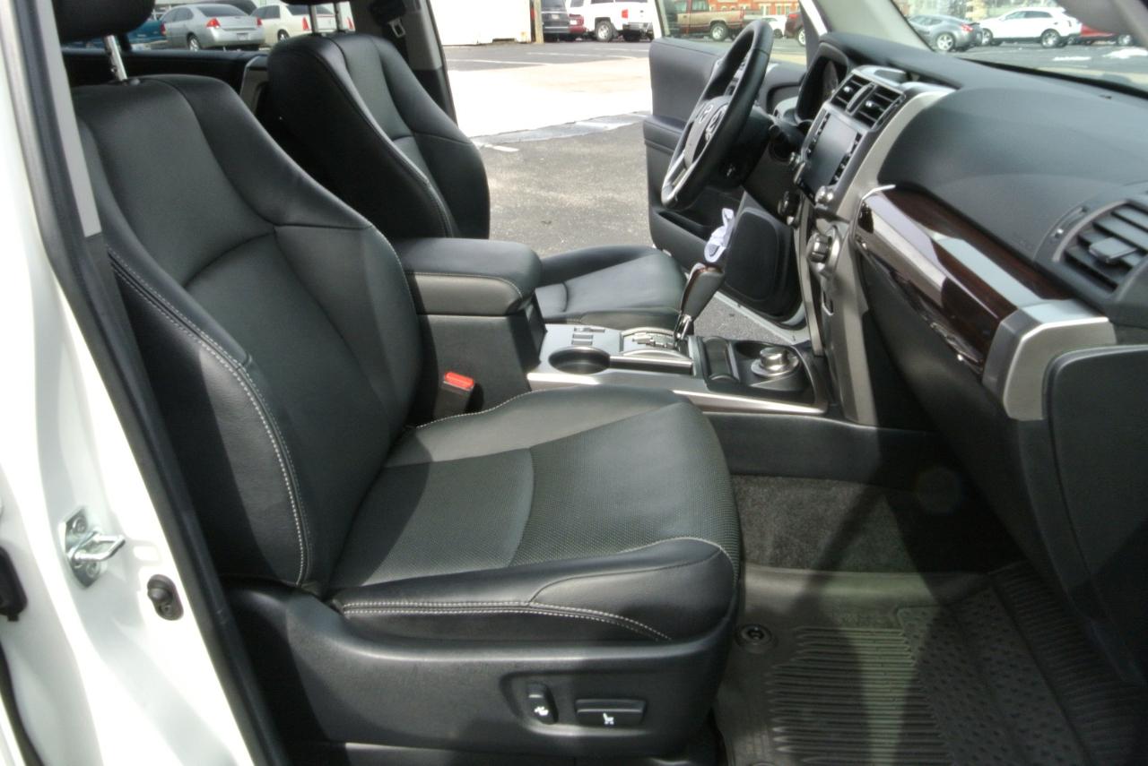 Toyota 4Runner Limited 4WD (Natl) 2023