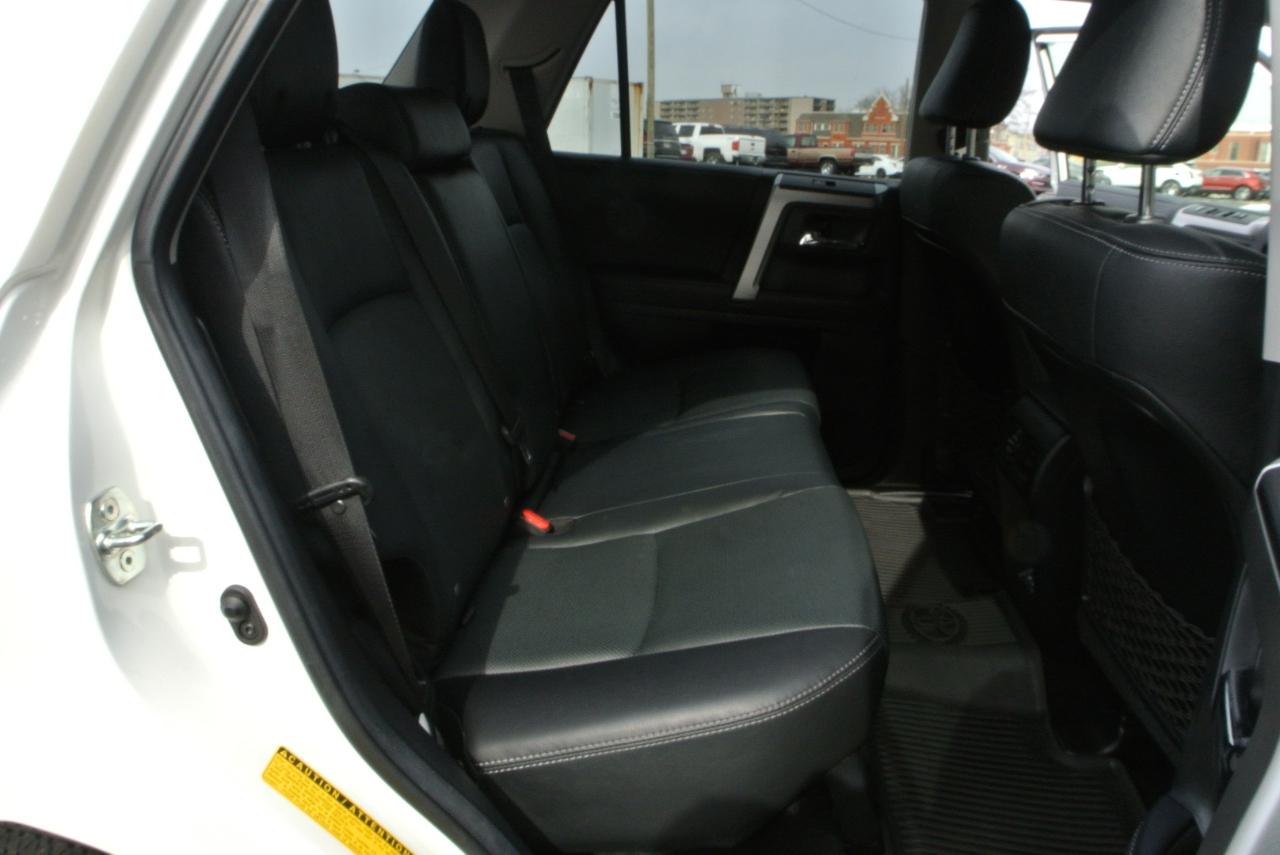 Toyota 4Runner Limited 4WD (Natl) 2023