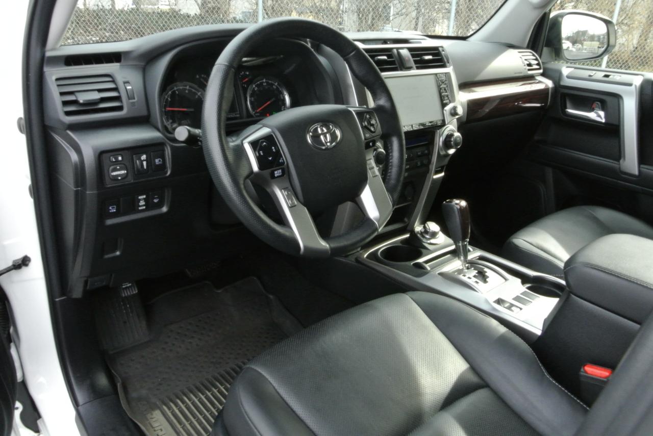 Toyota 4Runner Limited 4WD (Natl) 2023