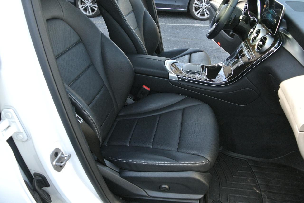 Mercedes-Benz GLC GLC 300 4MATIC SUV 2022