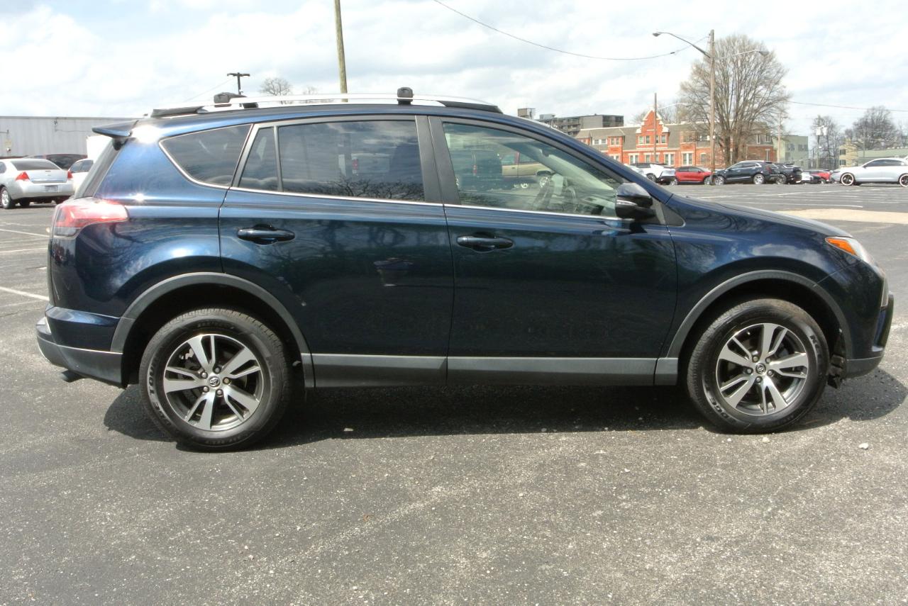 Toyota RAV4 FWD 4dr XLE (Natl) 2018