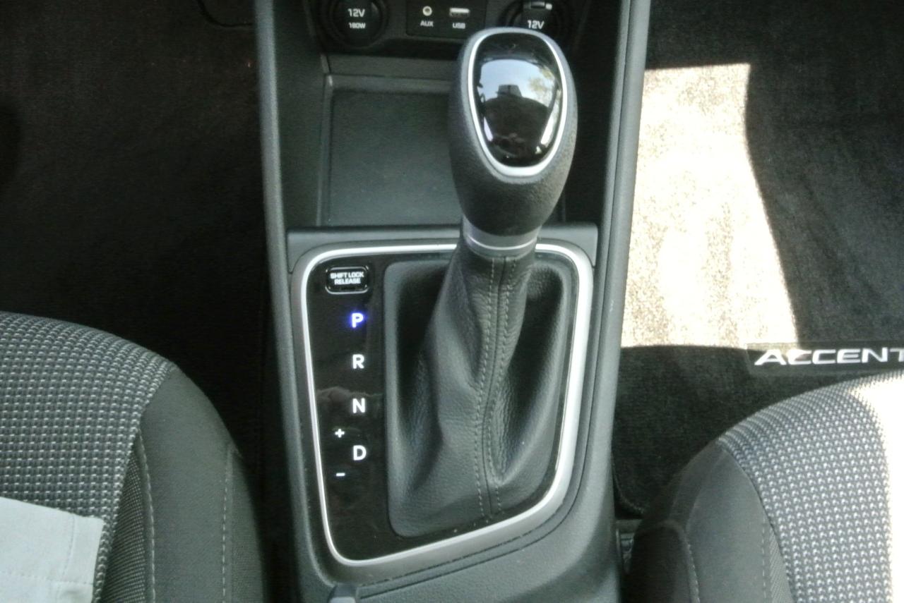 Hyundai Accent SEL Sedan IVT 2021