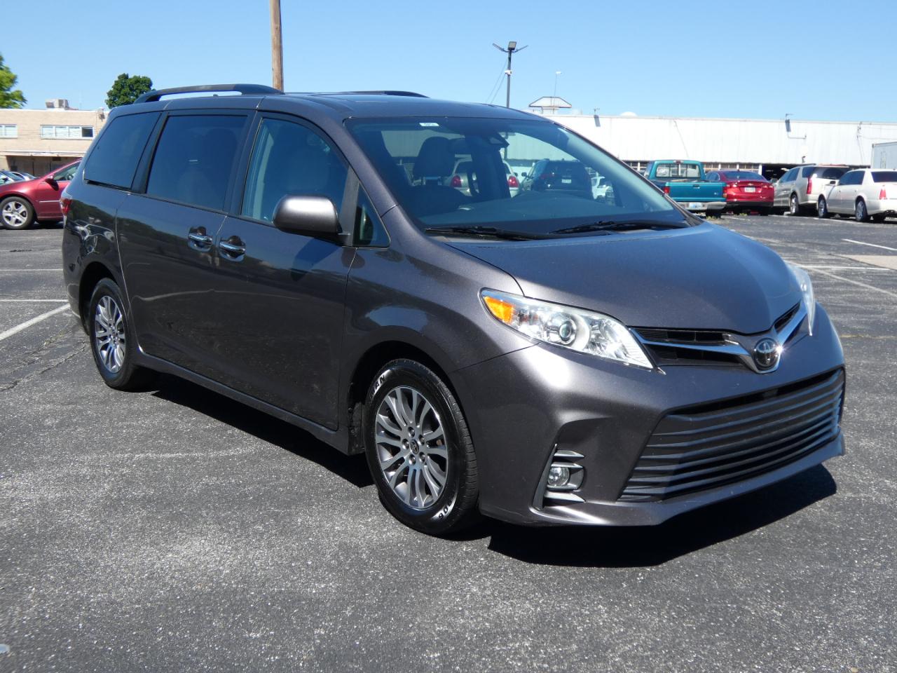 Toyota Sienna XLE Auto Access Seat FWD 7-Passenger (Natl) 2020