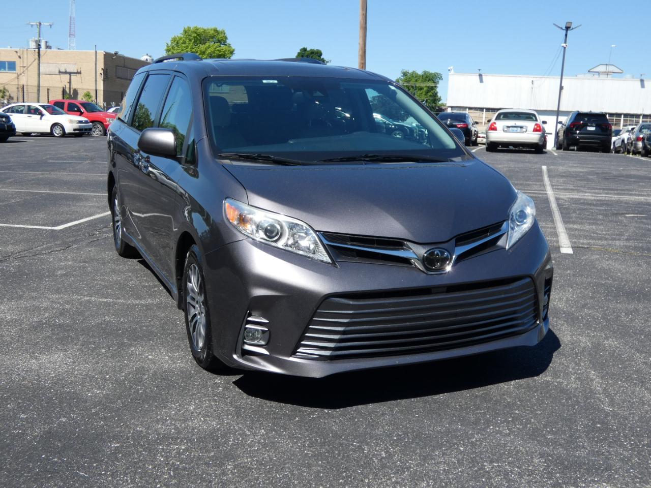 Toyota Sienna XLE Auto Access Seat FWD 7-Passenger (Natl) 2020