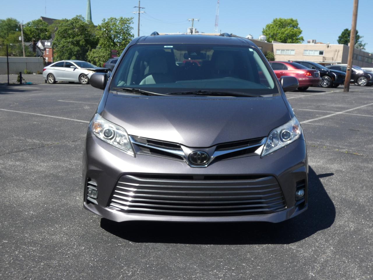 Toyota Sienna XLE Auto Access Seat FWD 7-Passenger (Natl) 2020