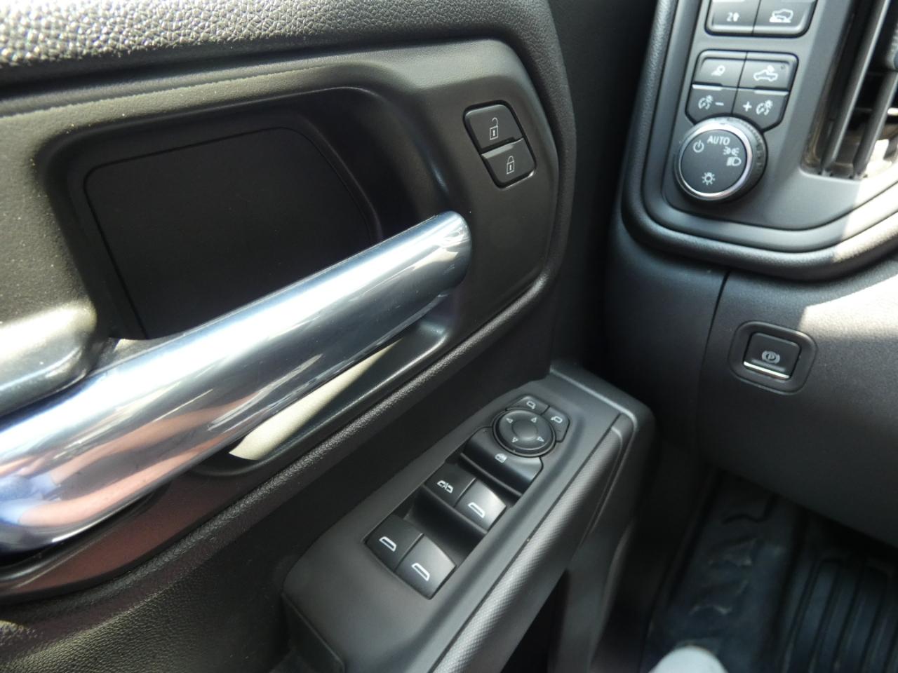 Chevrolet Silverado 1500 4WD Crew Cab 147" Work Truck 2022