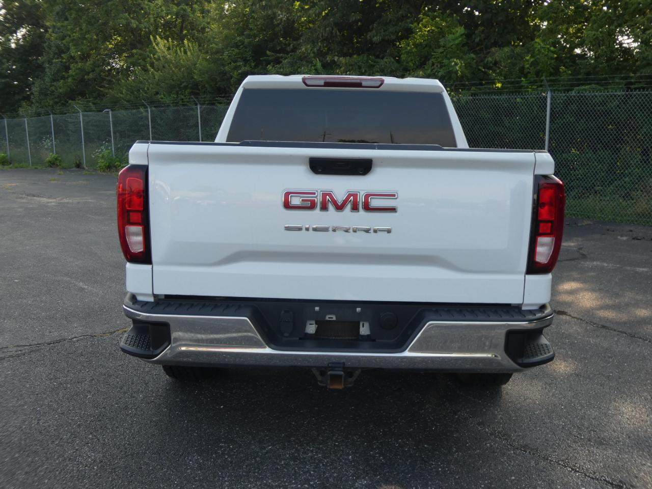 GMC Sierra 1500 4WD Crew Cab 147" Pro 2022