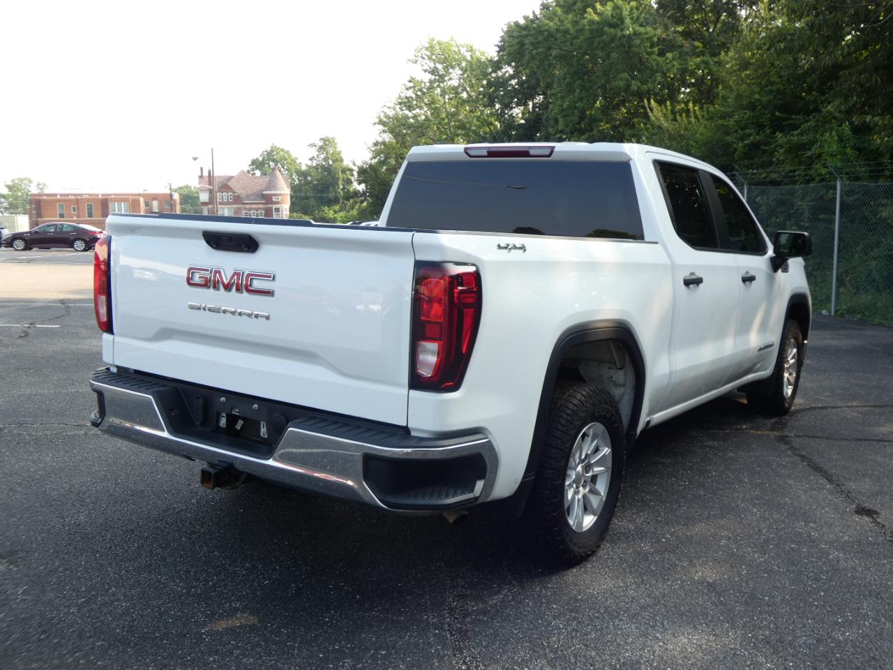 GMC Sierra 1500 4WD Crew Cab 147" Pro 2022