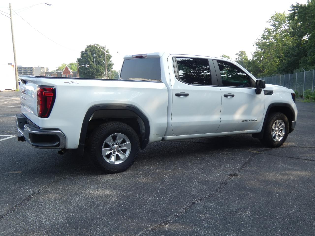 GMC Sierra 1500 4WD Crew Cab 147" Pro 2022