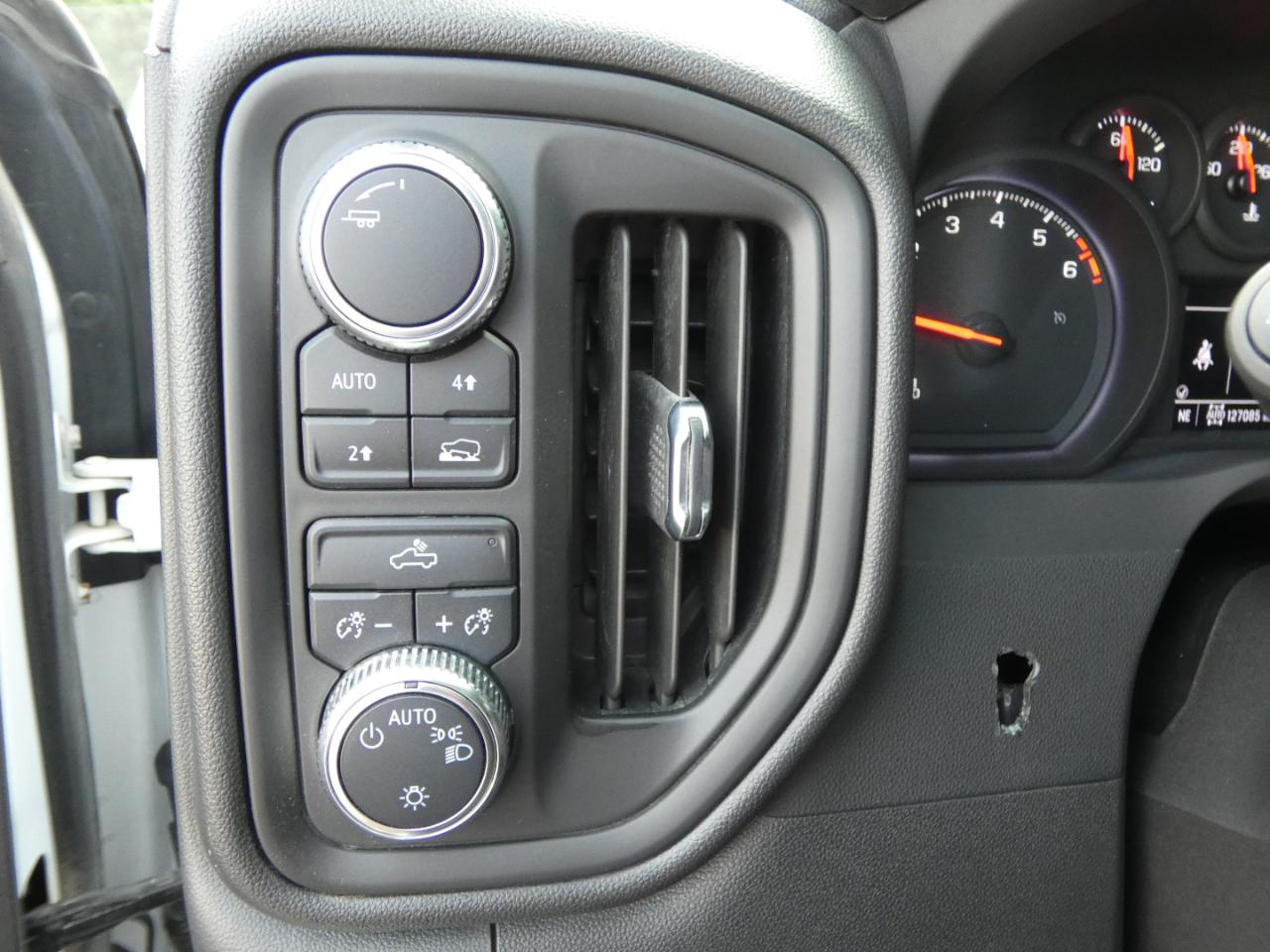 GMC Sierra 1500 4WD Crew Cab 147" Pro 2022
