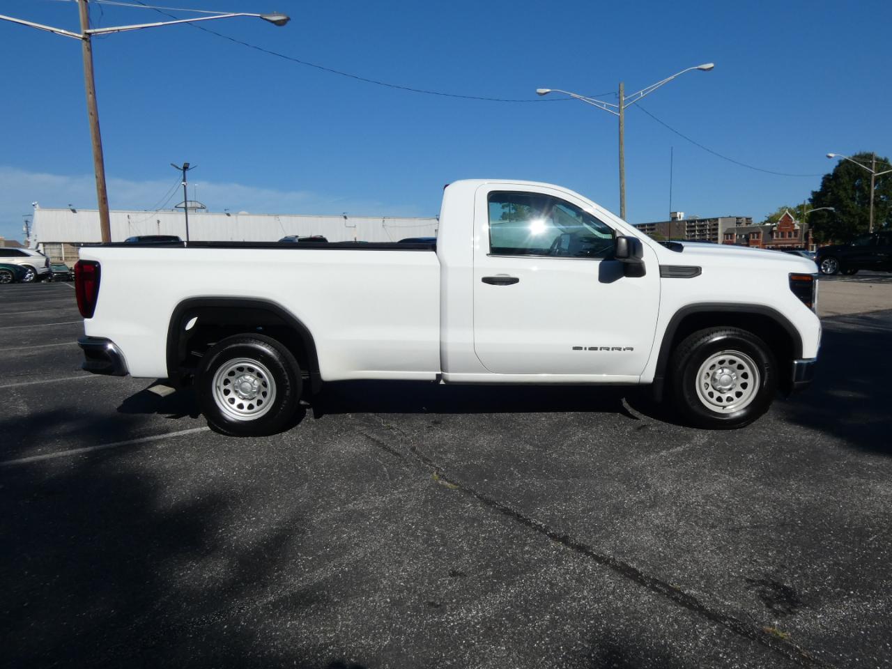 GMC Sierra 1500 2WD Reg Cab 140" Pro 2022