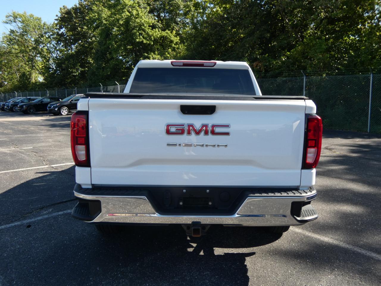 GMC Sierra 1500 4WD Crew Cab 147" Pro 2022