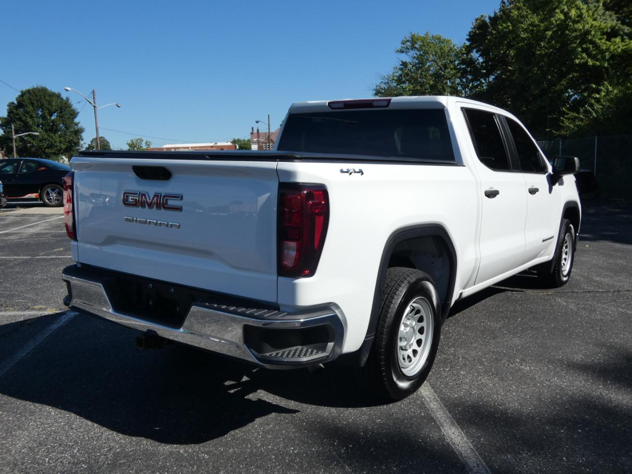 GMC Sierra 1500 4WD Crew Cab 147" Pro 2022