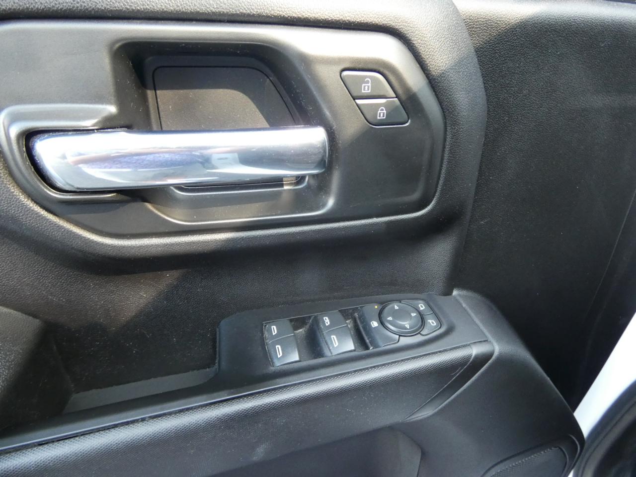 GMC Sierra 1500 4WD Crew Cab 147" Pro 2022