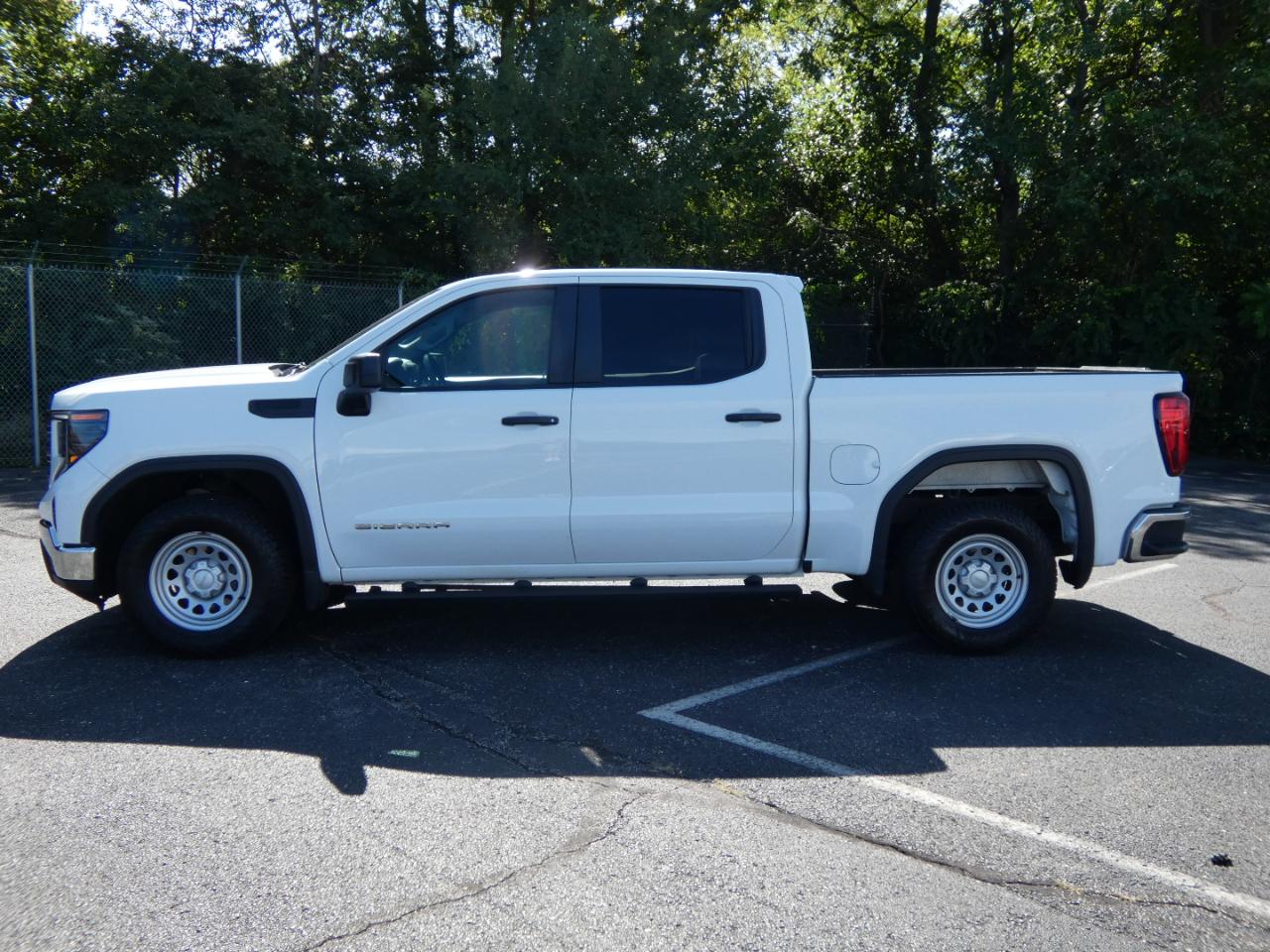 GMC Sierra 1500 2WD Crew Cab 147" Pro 2022