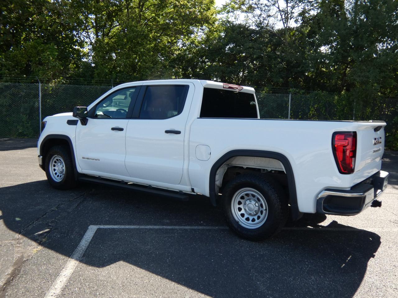 GMC Sierra 1500 2WD Crew Cab 147" Pro 2022