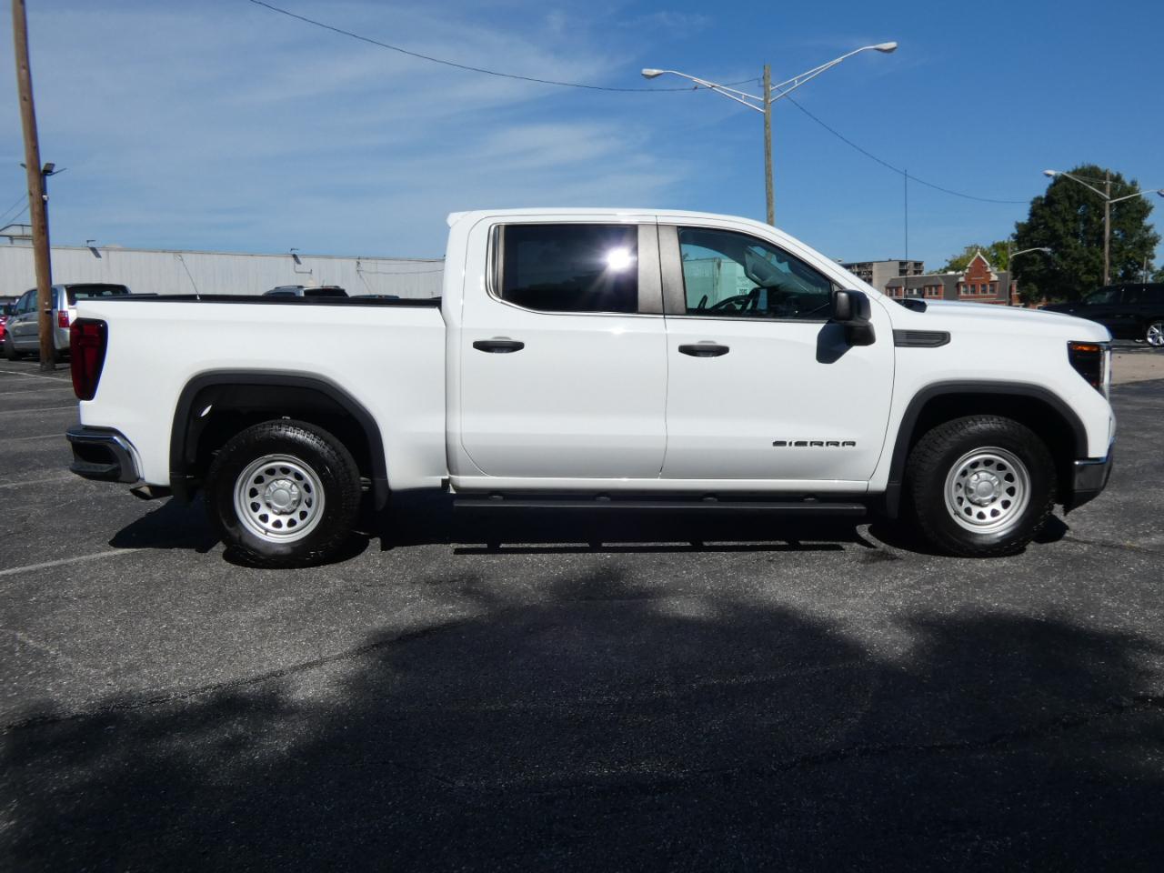 GMC Sierra 1500 2WD Crew Cab 147" Pro 2022