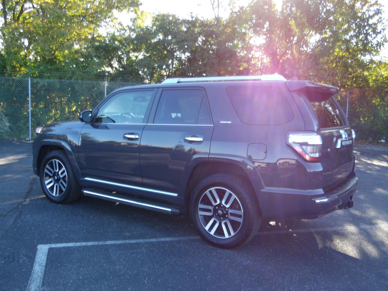 Toyota 4Runner Limited 4WD (Natl) 2024