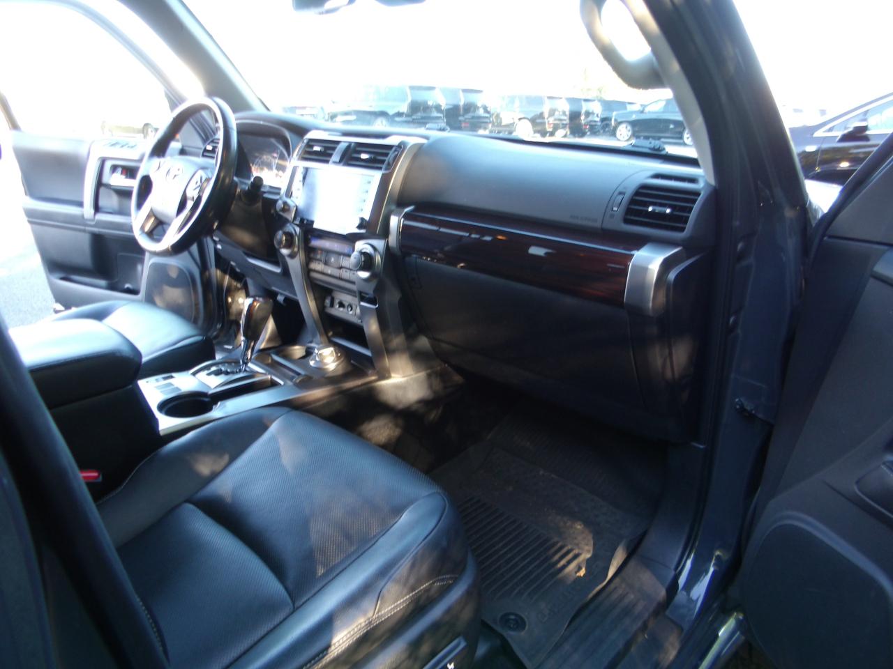 Toyota 4Runner Limited 4WD (Natl) 2024