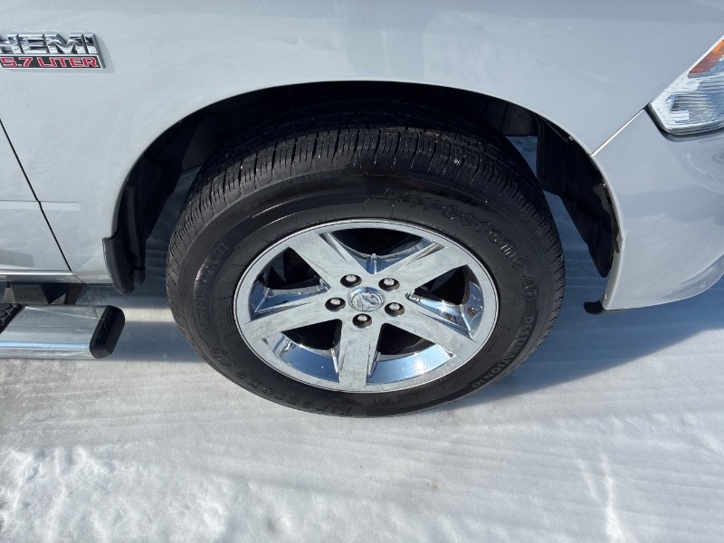 RAM 1500 Tradesman Crew Cab SWB 4WD 2016