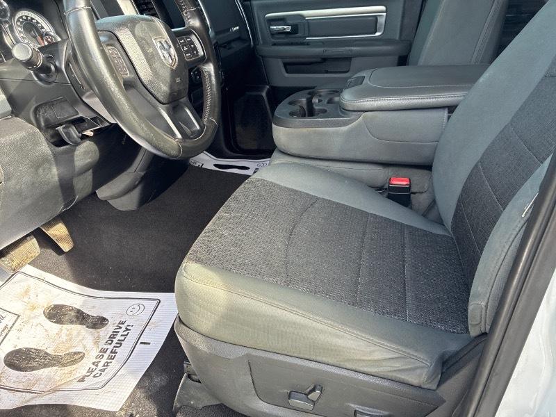 RAM 1500 SLT Quad Cab 4WD 2017