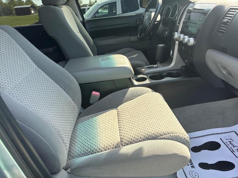 Toyota Tundra Tundra-Grade 4.6L CrewMax 4WD 2010