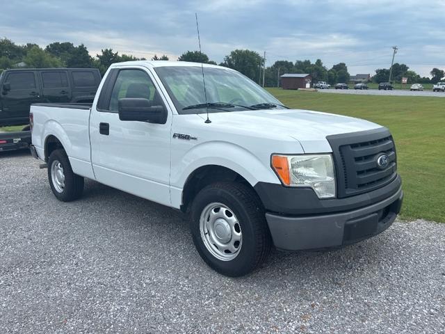 White 2010 Ford F-150 Pickup Truck 4X2