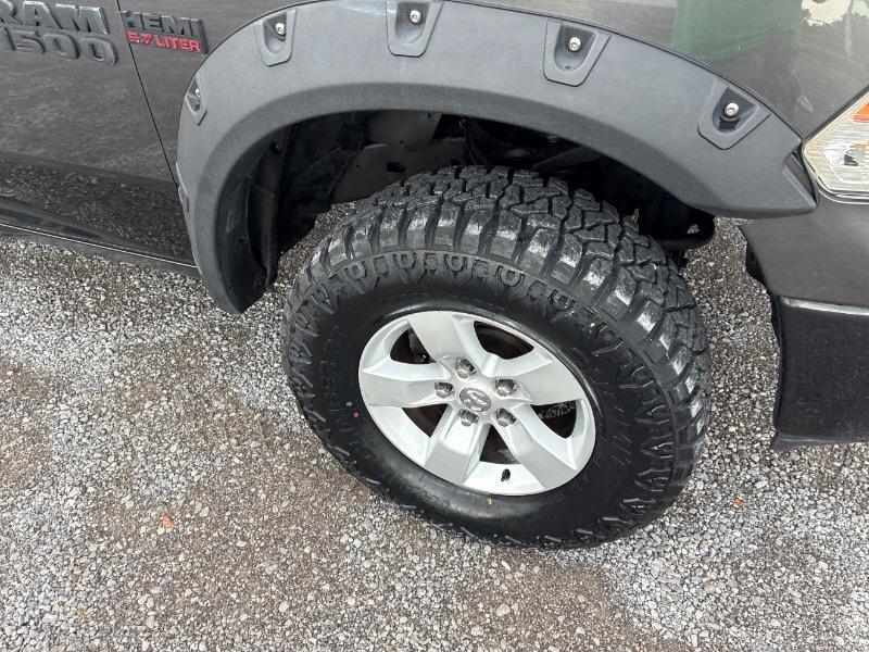 RAM 1500 SLT Quad Cab 4WD 2015