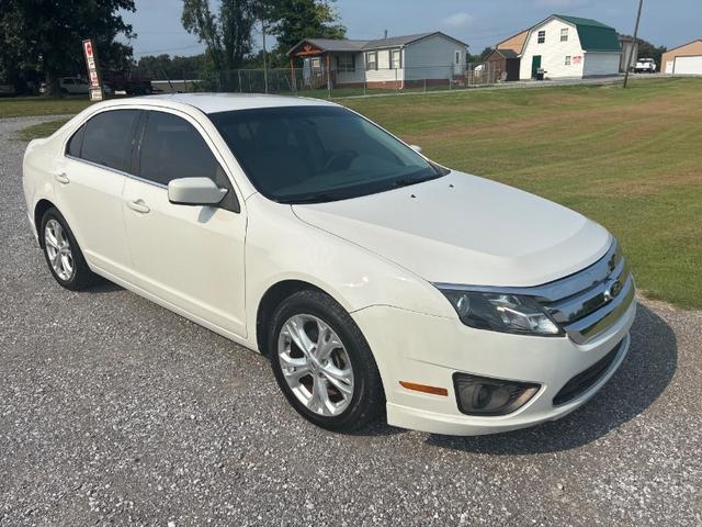 White 2012 Ford Fusion Sedan Front-Wheel Drive