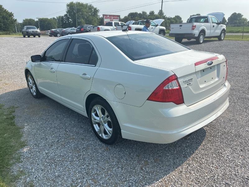 Ford Fusion SE 2012