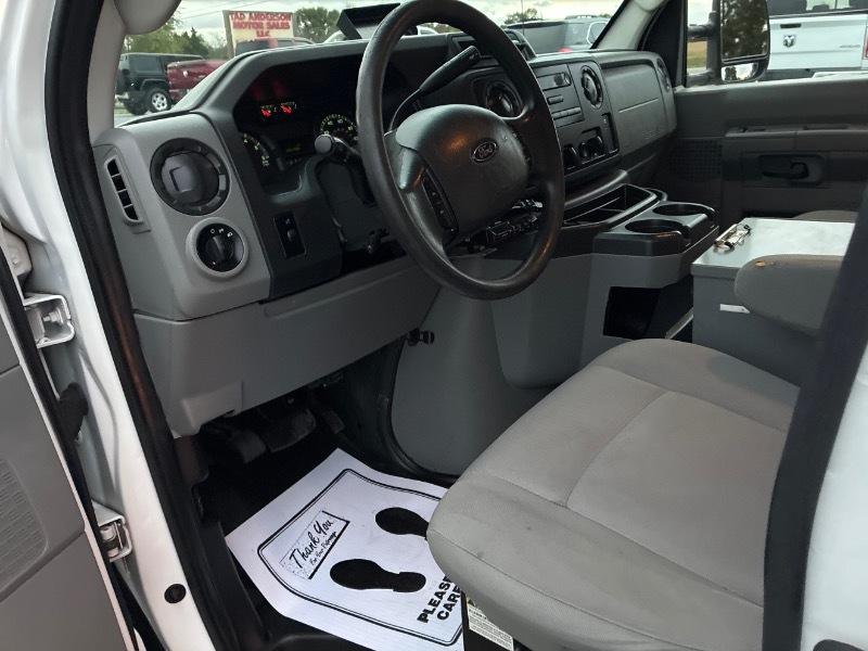 Ford Econoline E-350 Super Duty 2014