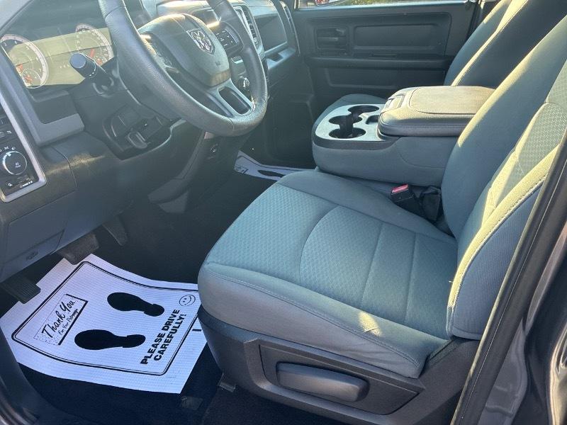 RAM 1500 Tradesman Quad Cab 4WD 2018