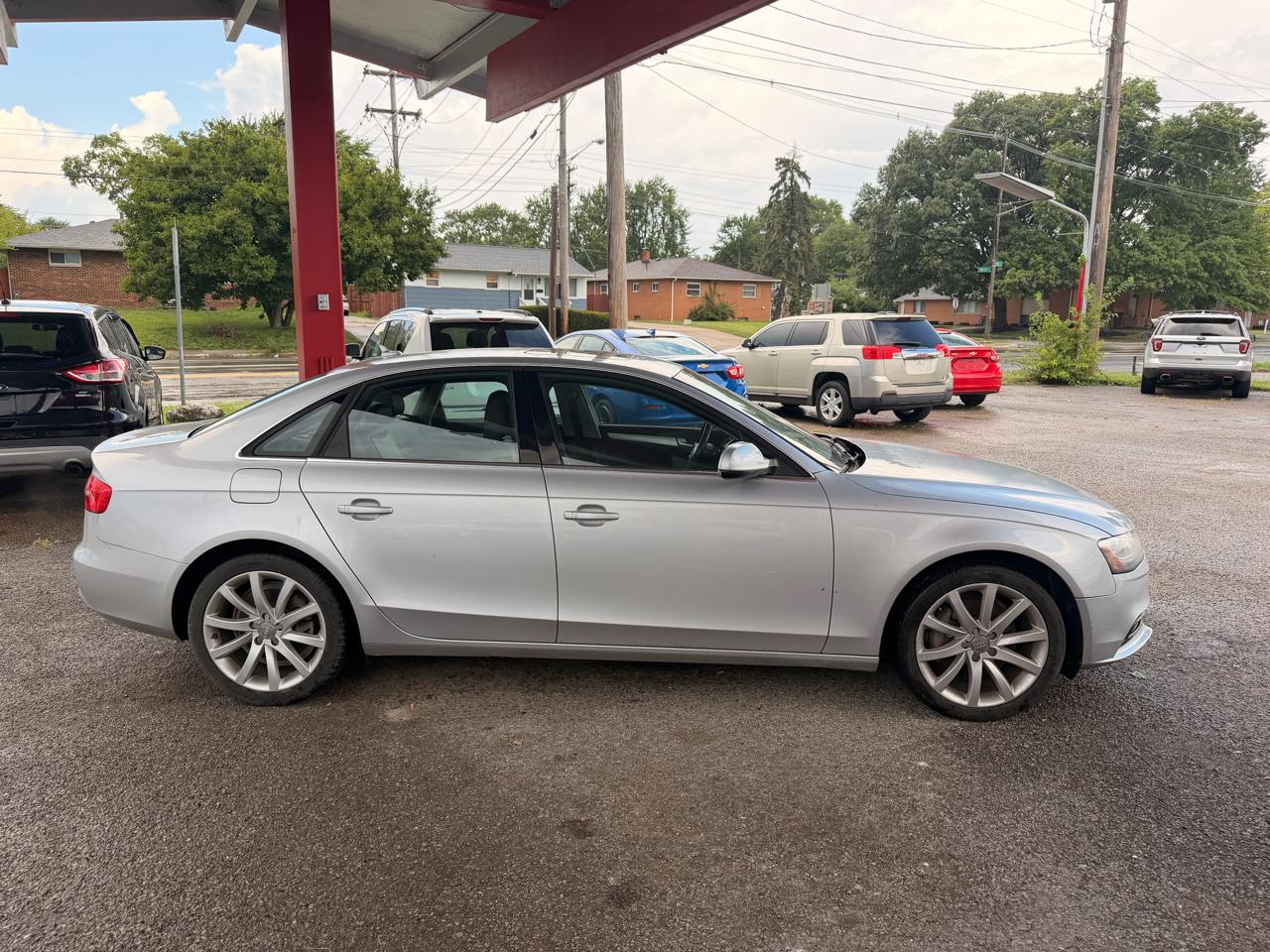 Audi A4 2.0T Sedan quattro Tiptronic 2013