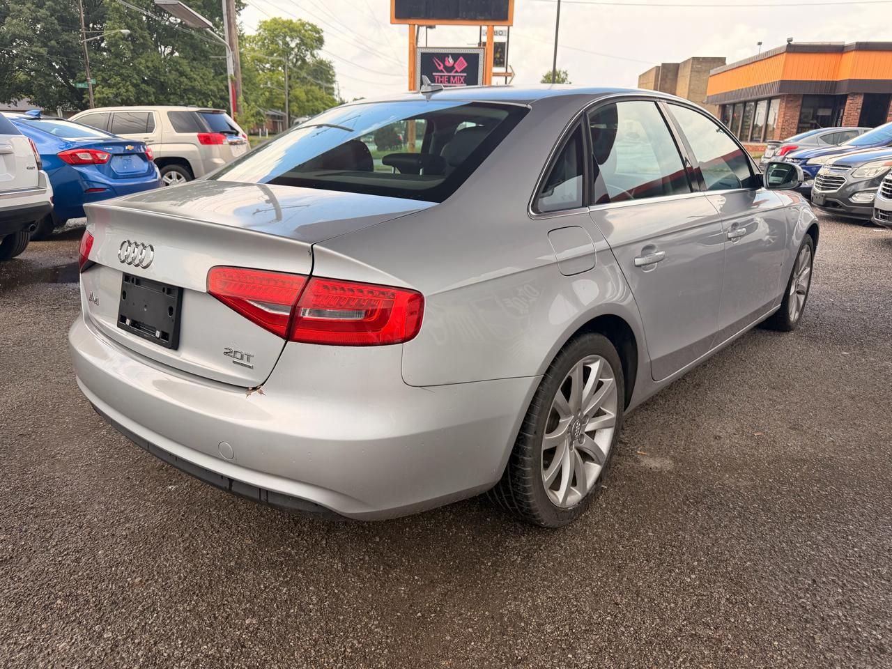 Audi A4 2.0T Sedan quattro Tiptronic 2013
