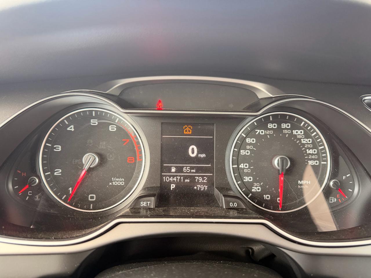 Audi A4 2.0T Sedan quattro Tiptronic 2013