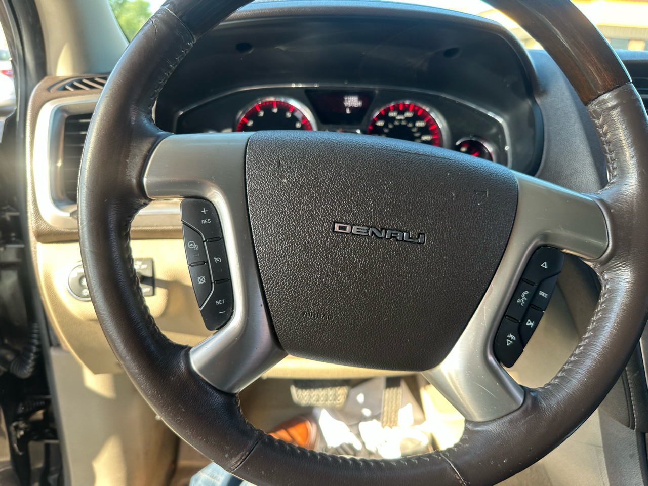 GMC Acadia Denali FWD 2016 GMC Acadia Denali FWD 2016