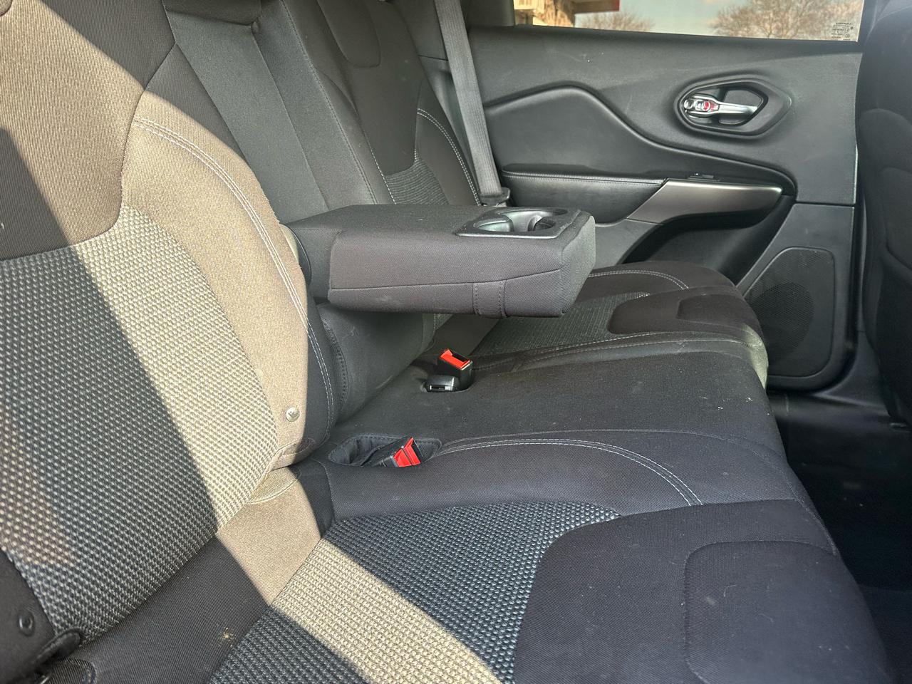 Jeep Cherokee Latitude FWD 2019