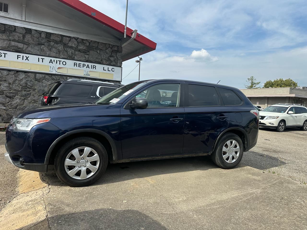 Mitsubishi Outlander ES 2WD 2015