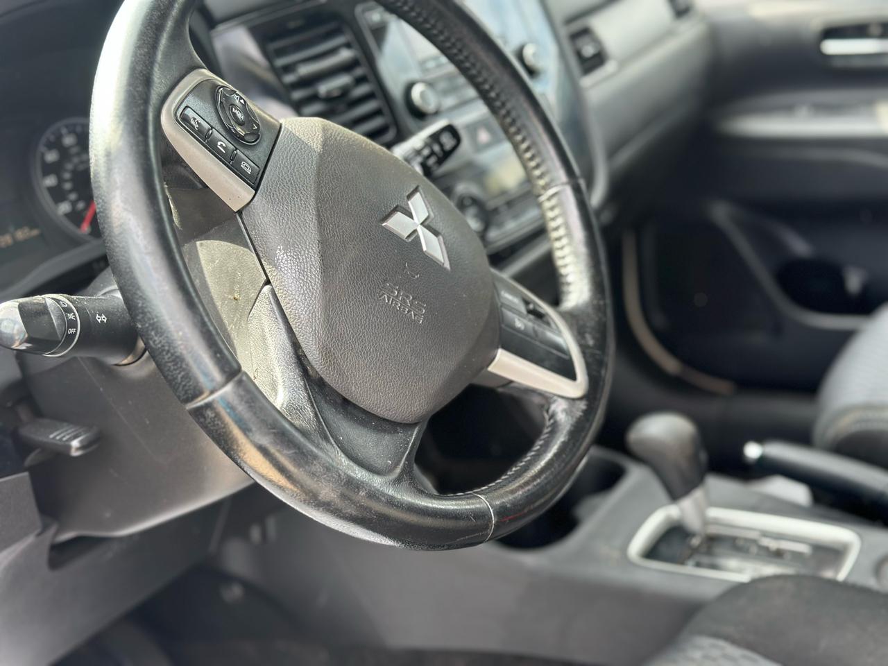 Mitsubishi Outlander ES 2WD 2015