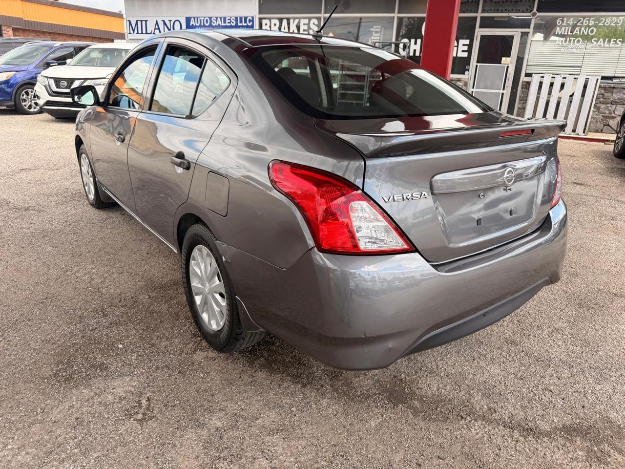 Nissan Versa 1.6 S 5M 2017