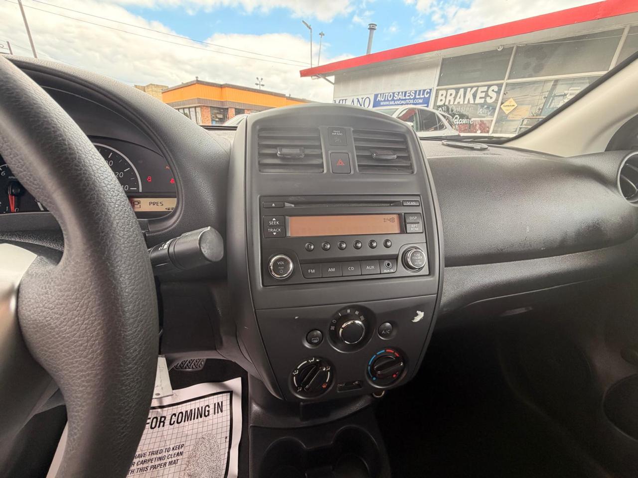 Nissan Versa 1.6 S 5M 2017